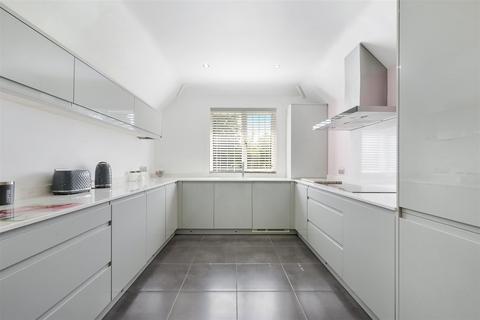 2 bedroom apartment for sale, Heath Drive, Walton On The Hill
