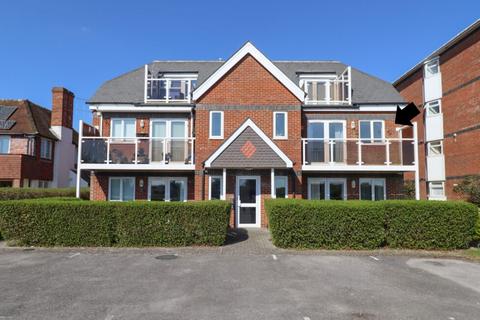2 bedroom flat for sale, Seafront, Hayling Island