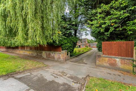 undefined, Hale Road, Hale Barns