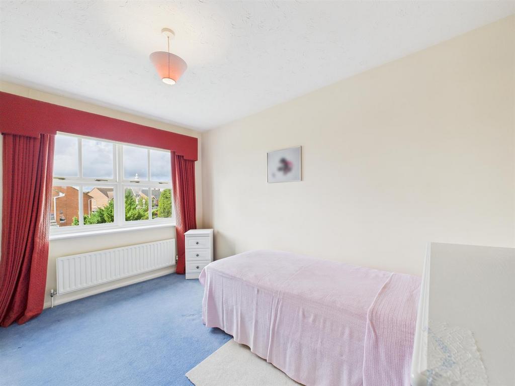 CAM04907 G0-PR0304-STILL029.jpg