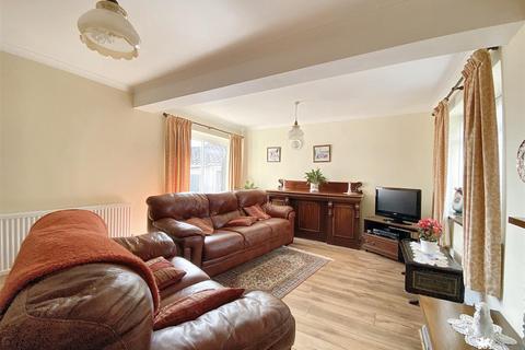 undefined, Llandissilio, Clynderwen