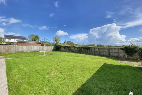 undefined, Llandissilio, Clynderwen