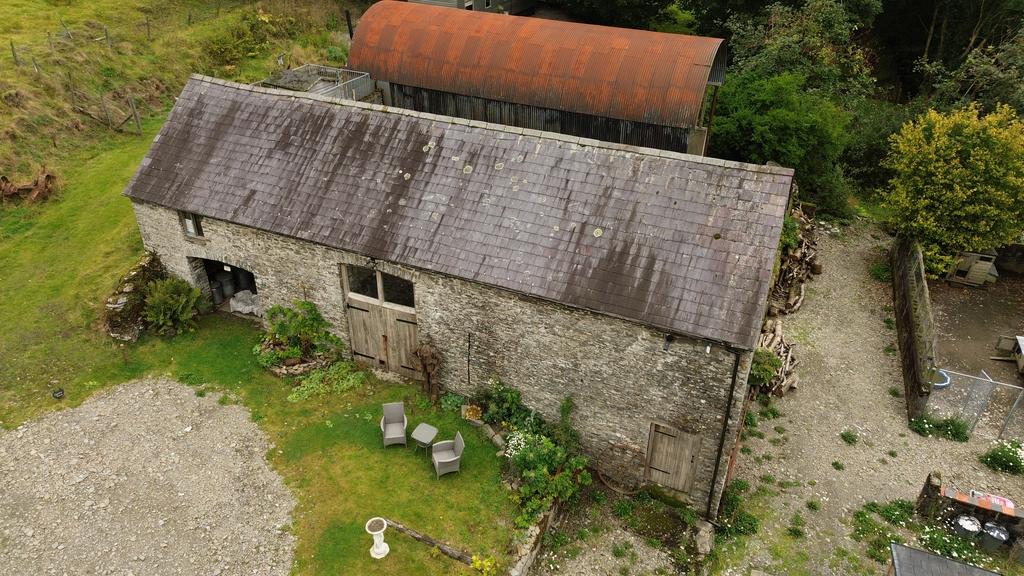Traditional stone and slate barn (second image)