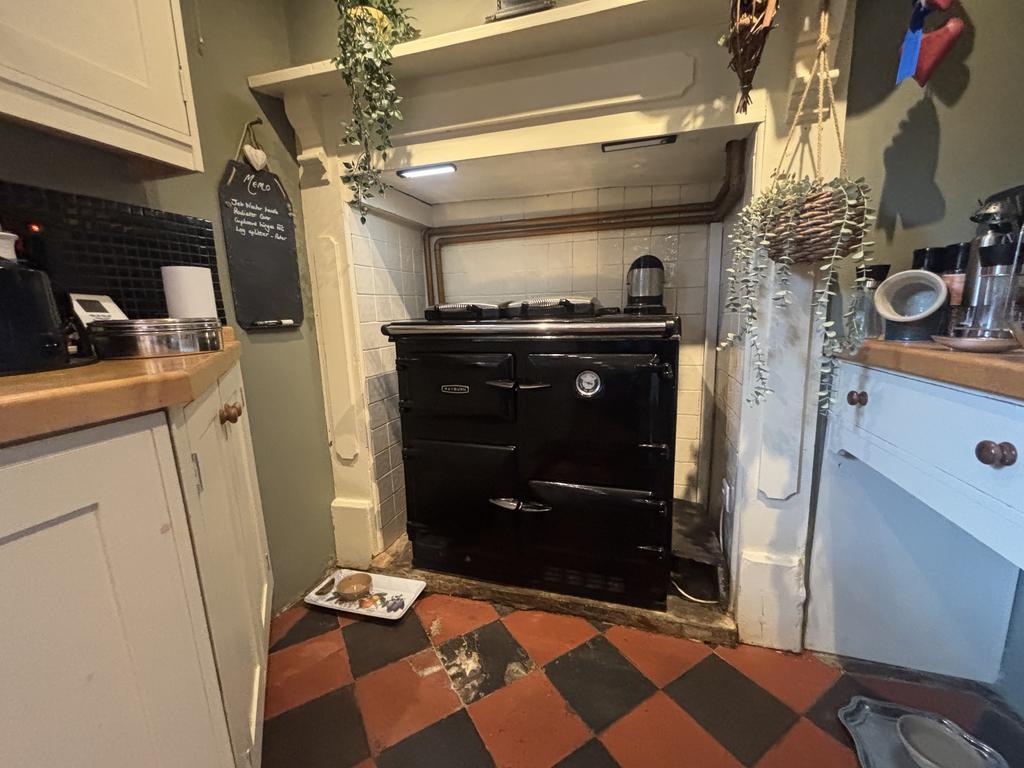 Kitchen (third image)