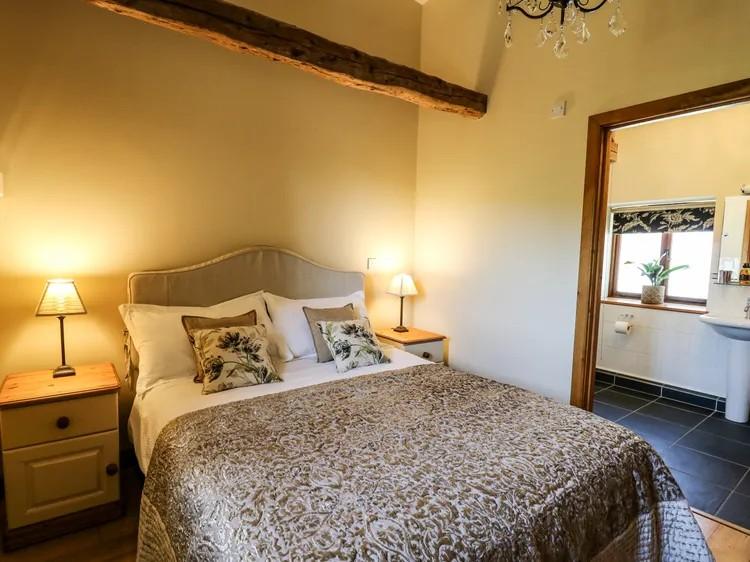 Bedroom cottage 1
