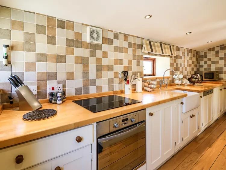 Kitchen cottage 1