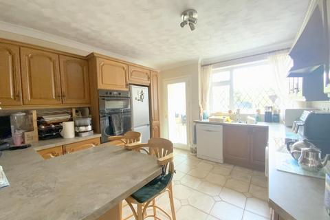 3 bedroom detached bungalow for sale, Thirkleby Crescent, Grimsby