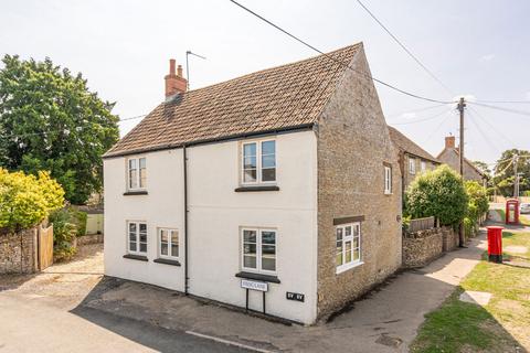3 bedroom detached house for sale, The Street, Hullavington
