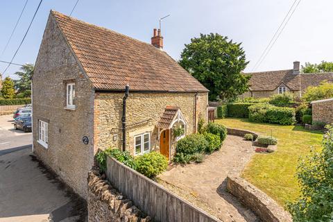 3 bedroom detached house for sale, The Street, Hullavington