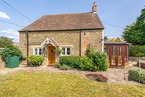 3 bedroom detached house for sale, The Street, Hullavington