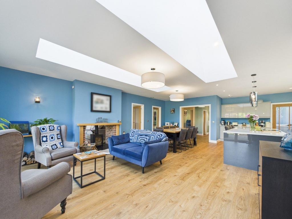 Open Plan Kitchen/Dining/Lounge Area