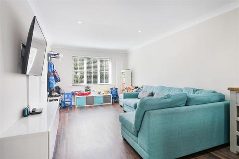 9 William Evans Road, Epsom, KT19 7DE