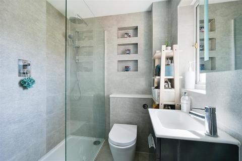 9 William Evans Road, Epsom, KT19 7DE