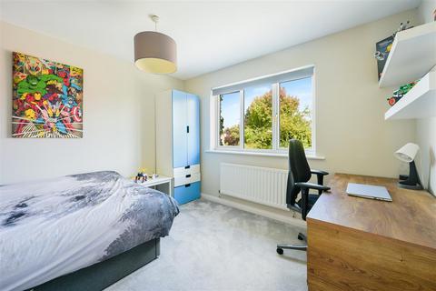 9 William Evans Road, Epsom, KT19 7DE