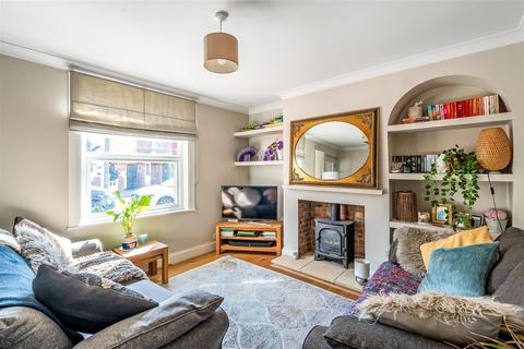 20 Kingslea, Leatherhead, KT22 7SN