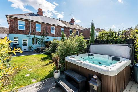 20 Kingslea, Leatherhead, KT22 7SN