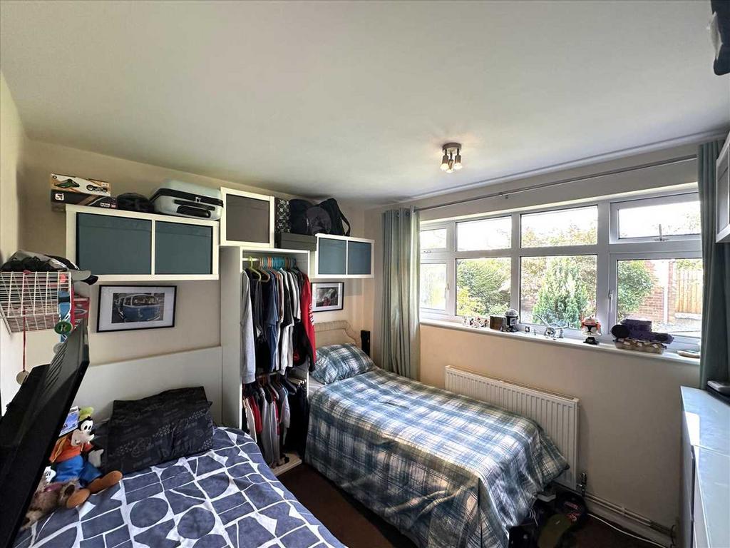 Detached garage: