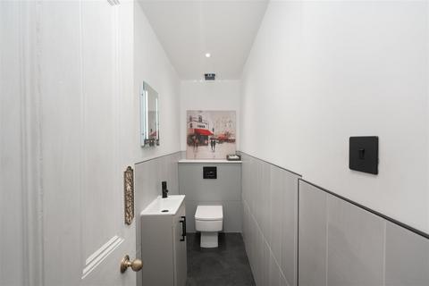 6 bedroom detached house for sale, Talbot Road, Leeds LS8