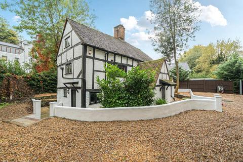 undefined, Millbrook, Guildford GU1