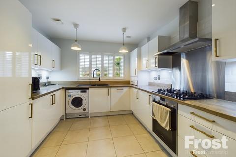 4d Holywell Way, Staines-upon-thames, TW19 7SH