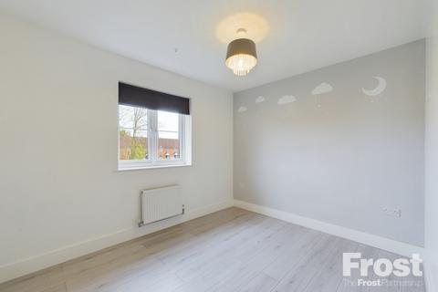 4d Holywell Way, Staines-upon-thames, TW19 7SH