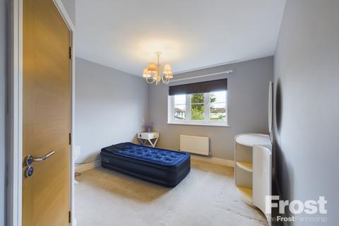 4d Holywell Way, Staines-upon-thames, TW19 7SH