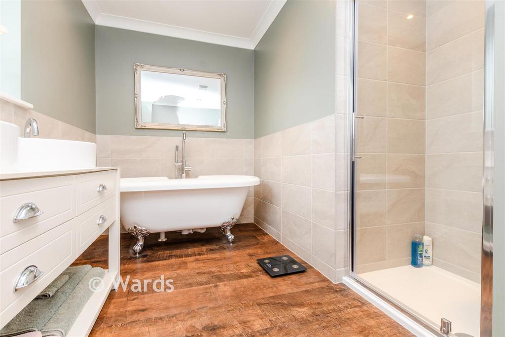 En-Suite Bathroom