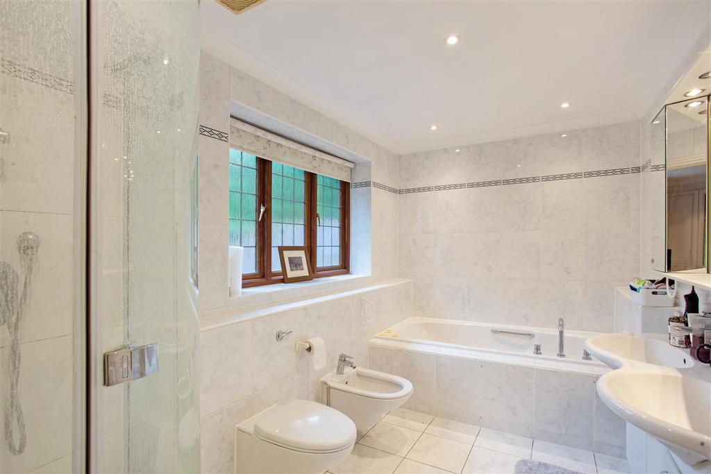 Beachway, 48 Fairmil fpz299713 (34).jpg