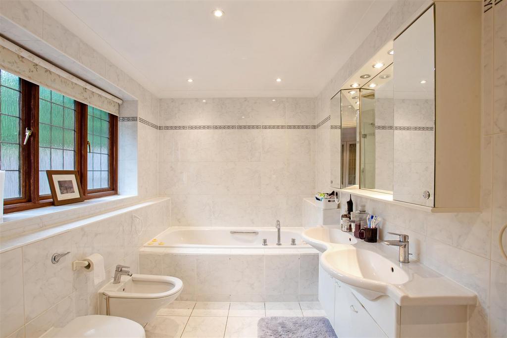 Beachway, 48 Fairmil fpz299713 (30).jpg