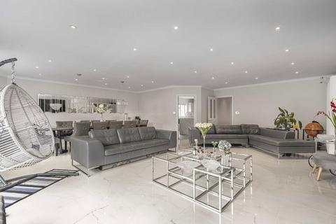 undefined, Cadbury Road, Sunbury-On-Thames TW16