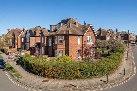 6 bedroom detached house for sale, Pemberley Avenue, Bedford