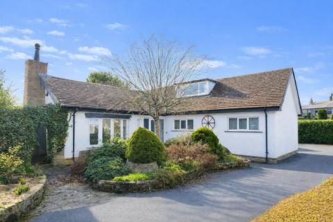 3 bedroom bungalow for sale, Moorhouse Drive, Birkenshaw, Bradford, West Yorkshire, BD11