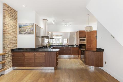 4 Adam & Eve Mews, London, W8 6UJ