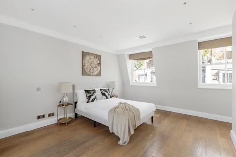 4 Adam & Eve Mews, London, W8 6UJ
