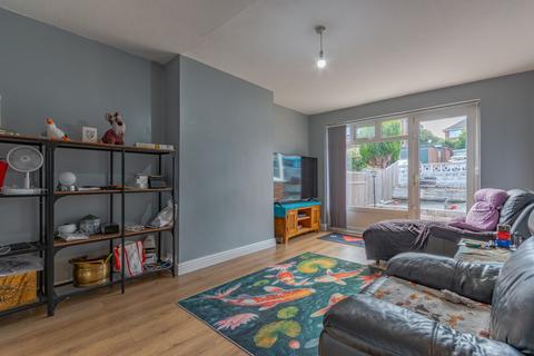 2 bedroom bungalow for sale, Roundhill Mount, Bingley, West Yorkshire, BD16