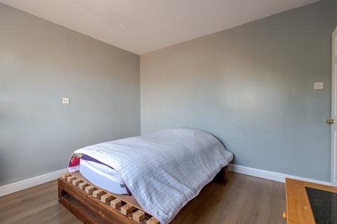2 bedroom bungalow for sale, Roundhill Mount, Bingley, West Yorkshire, BD16