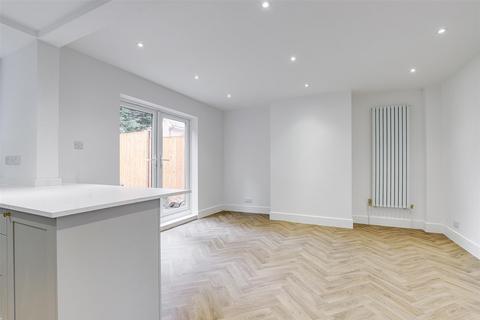 undefined, Nottingham Road, Nottingham NG7