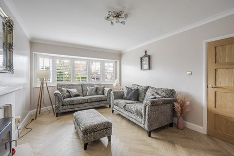4 bedroom detached house for sale, Gardiners Lane North, Billericay, CM11
