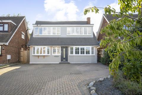 4 bedroom detached house for sale, Gardiners Lane North, Billericay, CM11