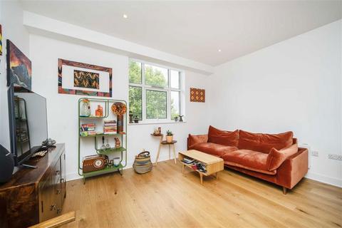 1 bedroom flat for sale, Bromyard Avenue, London W3