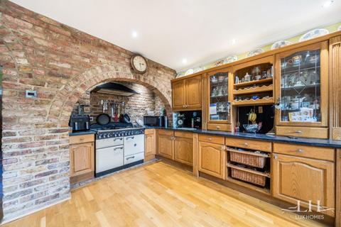 5 bedroom detached house for sale, Ayloffs Walk, Emerson Park