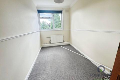 25 Beechfield Close, Halesowen, B62 8LG