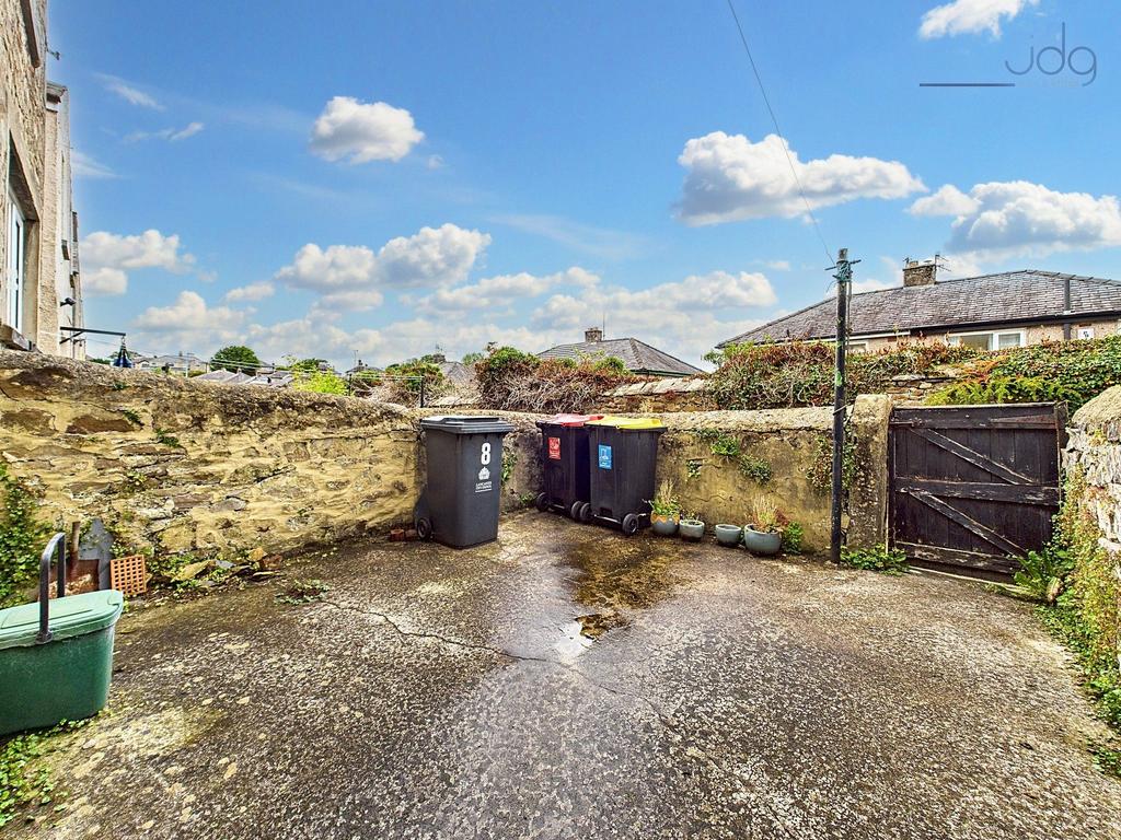 Spacious rear yard