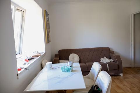 undefined, Statham Grove, London N18