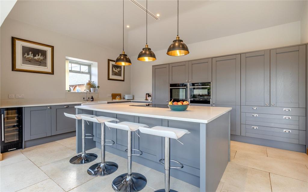 Kitchen/Dining Area