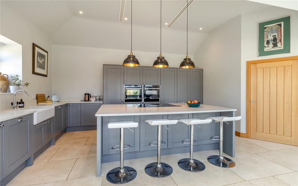 Kitchen/Dining Area