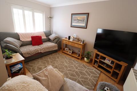 4 bedroom semi-detached house for sale, Daws Heath Road, Daws Heath, Benfleet, SS7