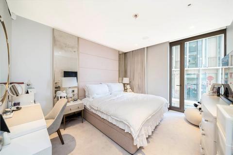 undefined, Kings Gate Walk, London SW1E