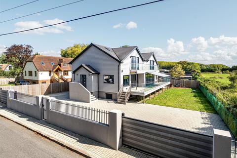 undefined, Dockett Eddy Lane, Shepperton, TW17