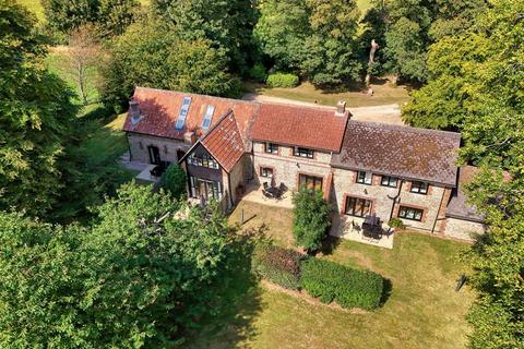 4 bedroom detached house for sale, Notton